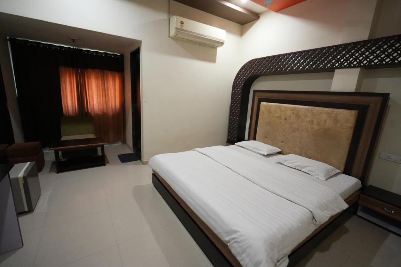 Hotel Ravi Residency Nadiād Eksteriør bilde