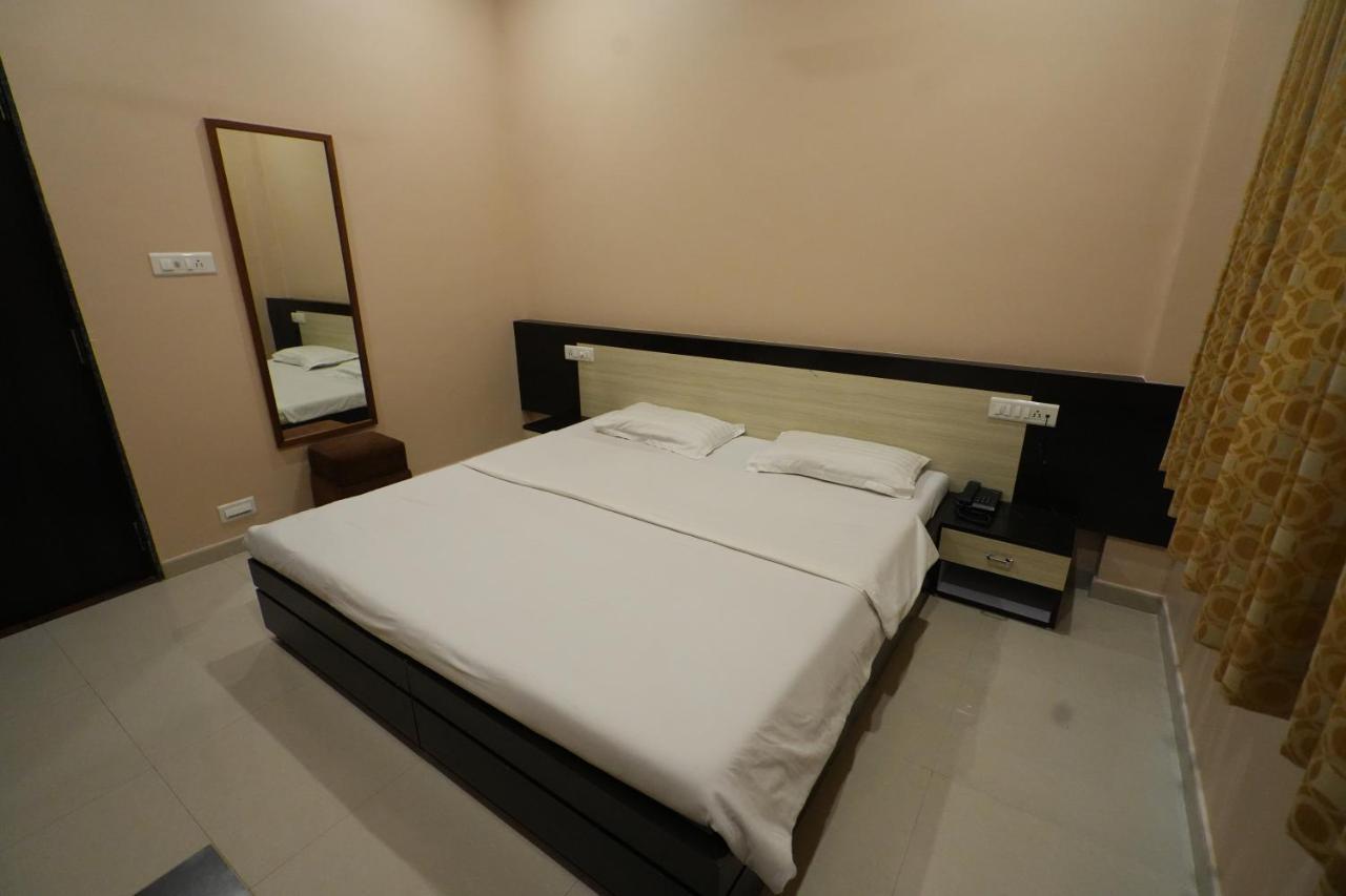 Hotel Ravi Residency Nadiād Eksteriør bilde